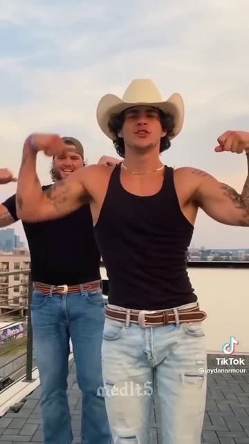 Thick Fine Woman смотреть онлайн