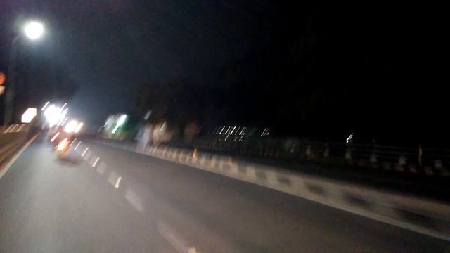 Night At Tank Bund (02 AM) смотреть онлайн