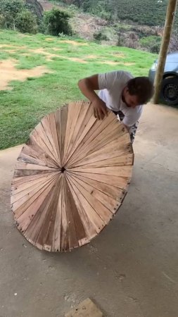 Столик на колесиках из обрезков досок🔨 #shorts #garden #советы