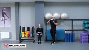 «Стульчик» возле стены
