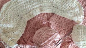 Ответ на вопрос от подписчиков: "Нужно ли давать вторую жизнь вязаным вещам или сразу в мусорку?"