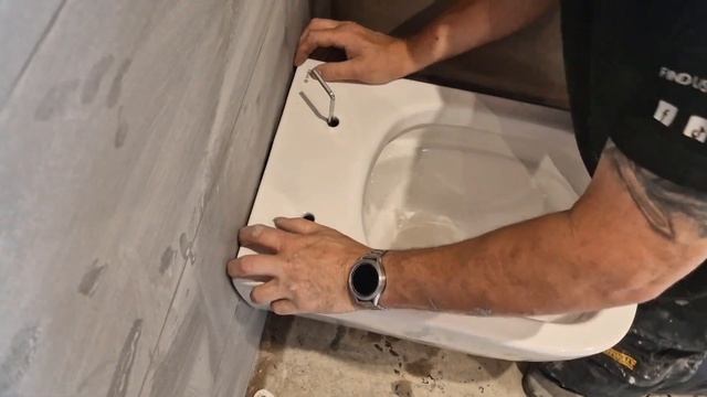 DAY 8 BATHROOM REFURBISHMENT  #howto #diy #advice #hintsandtips #bathroominstallation #
