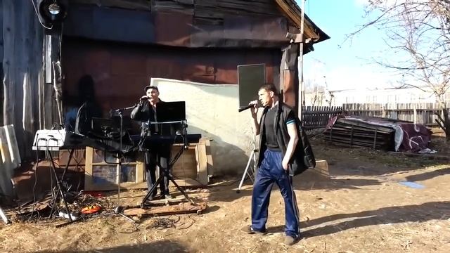 А над лагерем ночь))) смотреть онлайн