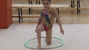 Юные  гимнастки . Тренировка .