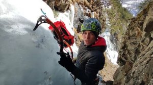 Работа с ледовым инструментом. Все об альпинизме с Ратмиром Мухаметзяновым.