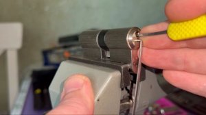 Opening a lock WÜRTH (EVVA EPS) 5pin. Вскрытие цилиндра WÜRTH (EVVA EPS) 5 пинов.