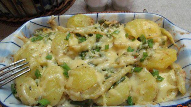 Запеченный картофель с фасолью