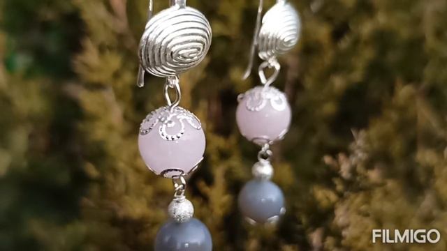 Серьги с натуральным розовым кварцем и сердоликом.