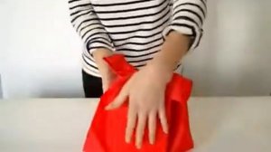 Как упаковать подарок в сумку BAGGU