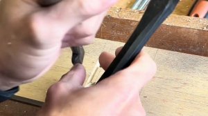 Установка потайных петель в складные двери двух типов мастером Масао