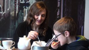 Мальчик и очки