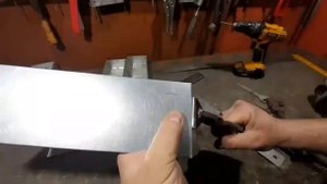 Ящик из оцинкованной жести.