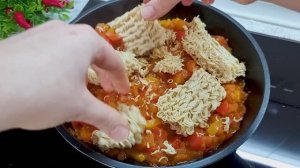 Омлет с овощами и вермишелью - быстрая и вкусная еда для всей семьи_ простые идеи для завтрака.