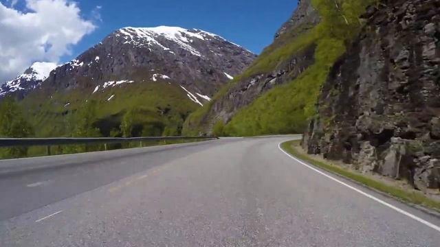 "Догоняя лето" - муз. исп. Олег Мелещук сл. Вадим Логвин. Подпишитесь на канал Олег Мелещук. смотреть онлайн