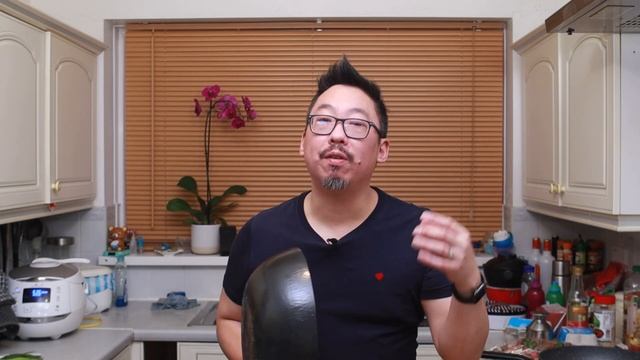 The Truth About Non-Stick Woks! - Steel Wok vs Non-Stick Wok! Which should you buy?!?