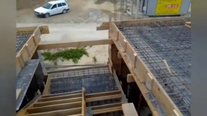 Перепад участка 3.5м! Обзор соседской стройки.