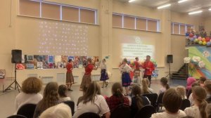 Солист Алексей Файзуллин и ансамбль Акварели