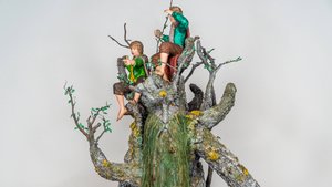 Диорама «Живое дерево энт с хоббитами»