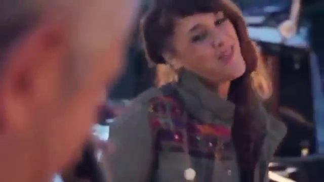 Ночной Париж, поет забавная фрацуженка ZAZ смотреть онлайн