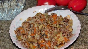 Гречневая каша с тушенкой и грибами