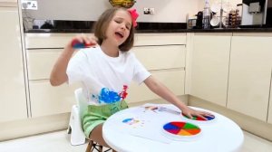 Мисс Кэйти и Мистер Макс (Miss Katy)    Катя и Макс устроили челлендж с красками