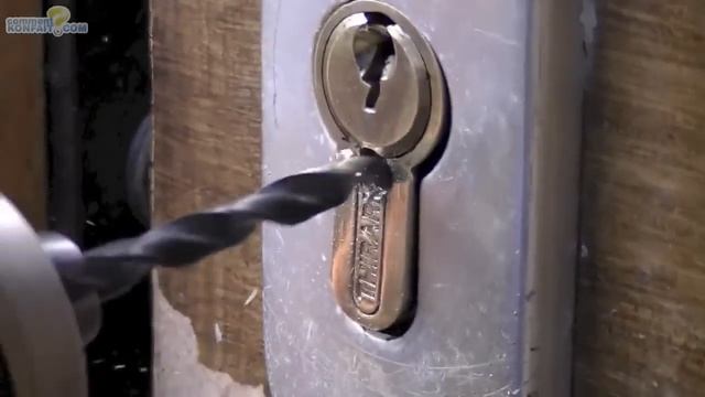 Ouvrir une serrure cassée смотреть онлайн