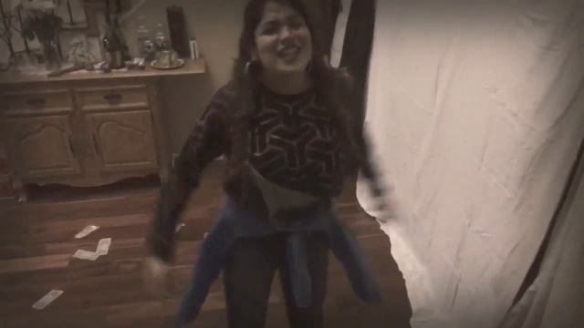 Sahagun Sisters- Finesse Remix (ft. Cardi B) - Bruno Mars смотреть онлайн