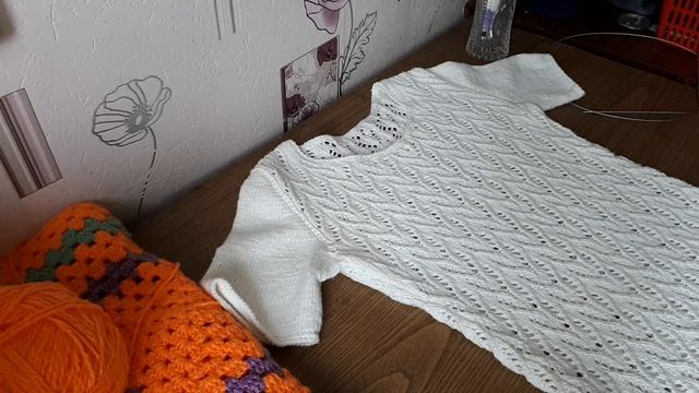 футболочка с очень нежным узором