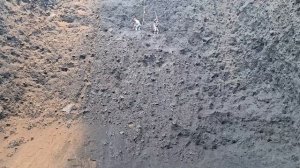 Строительство, шахтёрам приходиться работать в трудных условиях