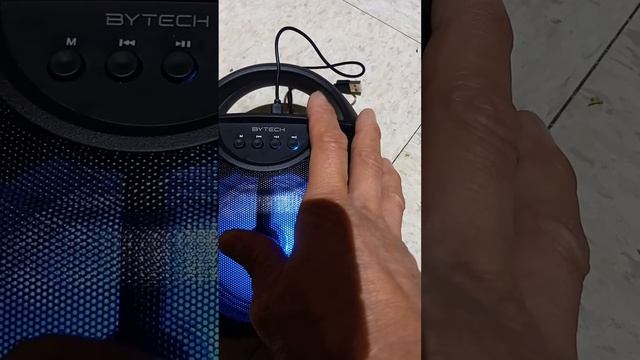 Bytech on-the-go speaker , use the FM radio, and turn on the volume. model # BY-AU-BS-171-BK смотреть онлайн