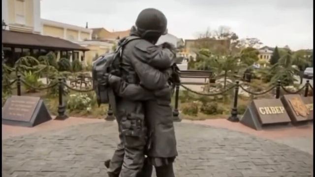 Памятник «Вежливым людям» находится в центре Симферополя, в сквере Республики.