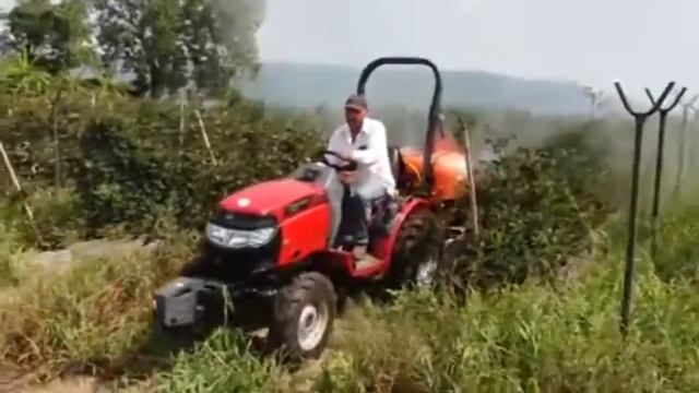 TRACTOR MAHINDRA MAX26 CON ASPERSORA DE TURBINA смотреть онлайн
