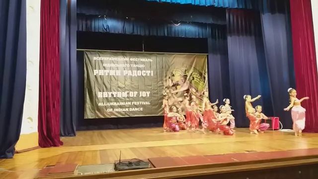 Школа танца ЯДЖЕШВАРИ. Sayan super star. смотреть онлайн