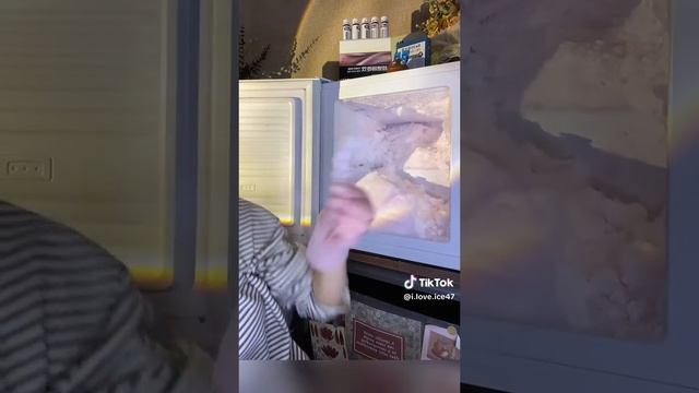 хрустящая наледь и снег из морозилки! смотреть онлайн