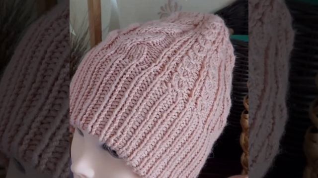 Пряжа Elite Wool в шапочке без прикрас.