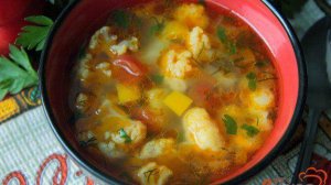 Суп овощной с цветной капустой на курином бульоне