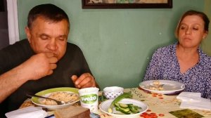 Жизнь в деревне. Она их лелеет. Вот такая жизнь