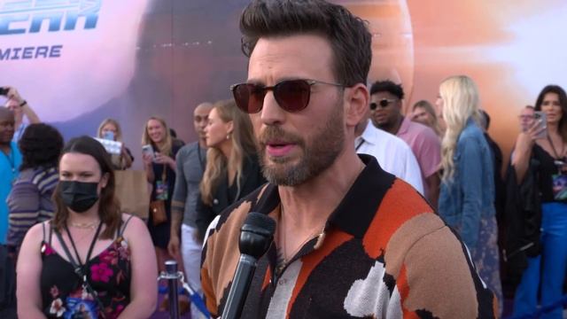 Lightyear Chris Evans World Premiere Movie Interview | ScreenSlam смотреть онлайн
