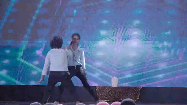 Enchanting Performance: Anushka and Kanchan from Class 7 Steal the Spotlight with 'Naach Meri Rani'