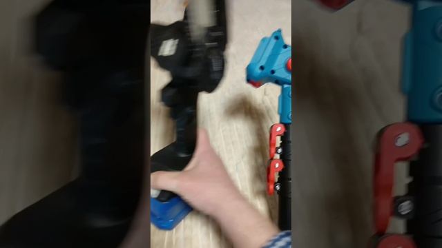 Только у кого "—"на кнопке пилы!!! Схема подключения аккумуляторной мини пилы к шанге удлинителю.mp4 смотреть онлайн