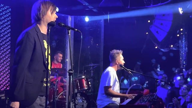 Алексей Романоф, Олег Добрынин - Лететь | Москва, 16 тонн 29.10.22 (4K) смотреть онлайн