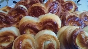 Плюшки сахарные.