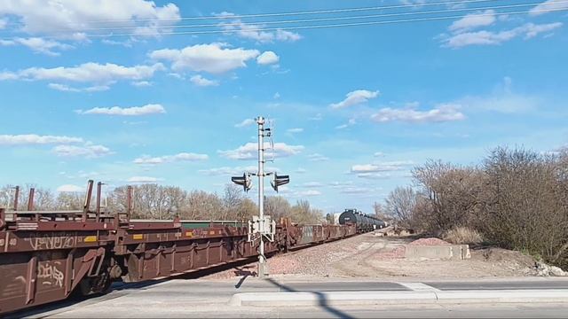 BNSF #7811 Manifest WB w/ CN in Chalco, NE (4-9-24)