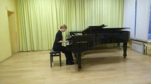 Бах И.С. Сарабанда из Французской сюиты до минор
Бургмюллер Ф. Этюд " Песня пряхи".