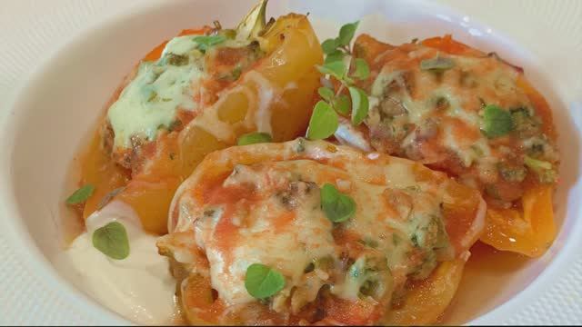 Перец, фаршированный брокколи и курицей смотреть онлайн