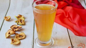 Компот из сушеных яблок с изюмом