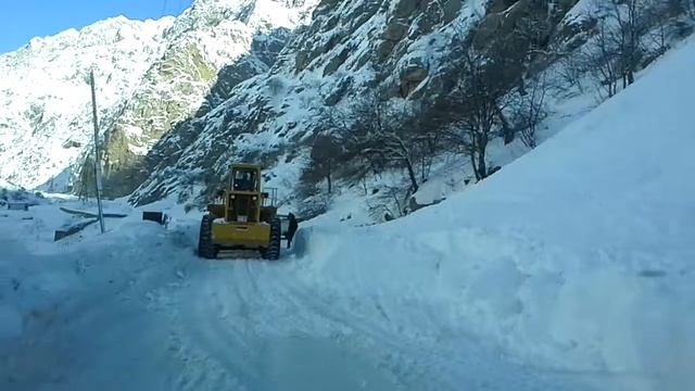 IRS Tajikistan (Февраль 2014) Чистка дорожного покрытия от снега с помощью автогрейдера. смотреть онлайн
