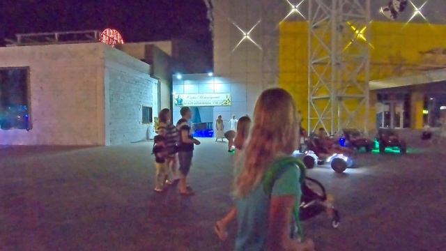 Анапа. Летняя вечерняя прогулка по центру Анапы. Парк 30-летия Победы. Почти ночь в Анапе. Гуляем!