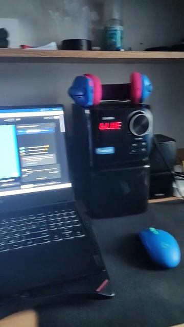 Мой Музыкальный Центр Очень Чистый Звук Ставьте Лайки И Подписка на Канал смотреть онлайн