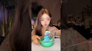 АСМР грызёт лёд, ледяные ананасы с водой внутри!